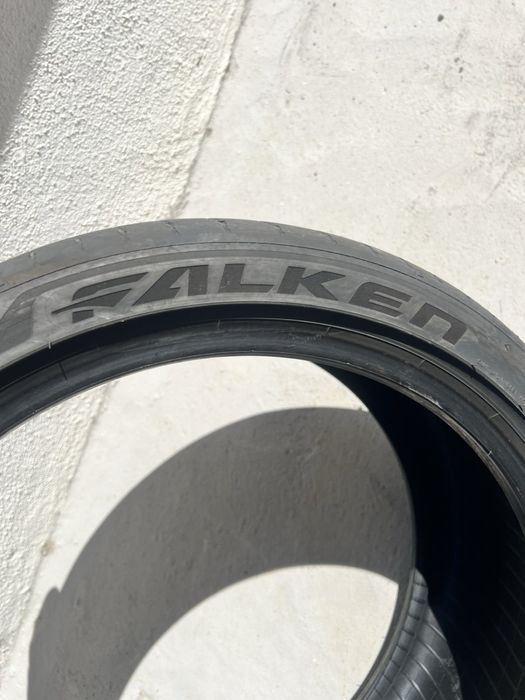 225/40/18 Falken 2 pneus