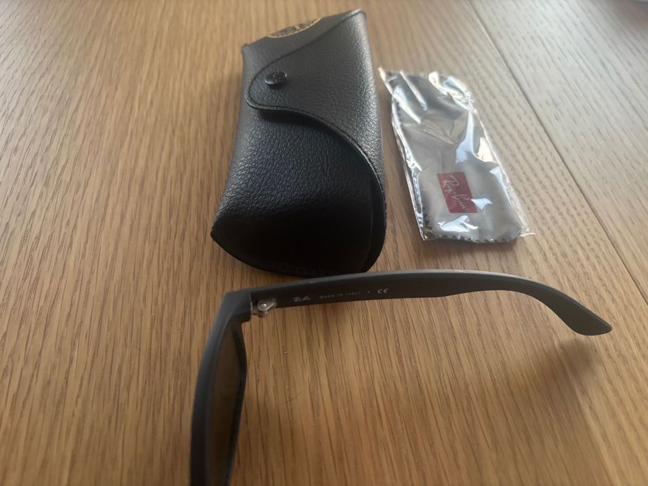 okulary przeciwsłoneczne marki Ray-Ban