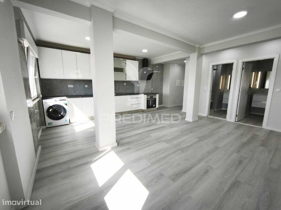 Apartamento T2 Remodelado com Arrecadação e Vista Rio – Setúbal