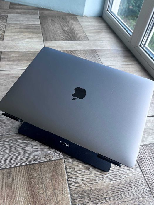 Продаю Apple MacBook Air 13, 2020, Space Gray (256GB) M1