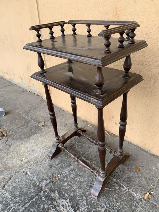Mesa de apoio vintage antiga em madeira
