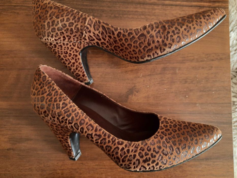 Elegancje buty panterka rozm. 38