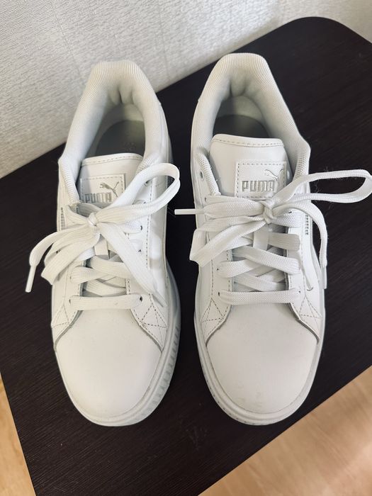 ПродамКросовки білі