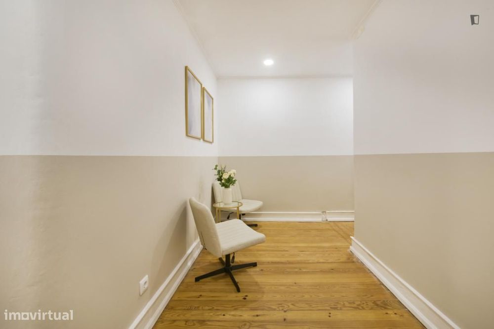 Quarto - localizado em Alameda Lisbon