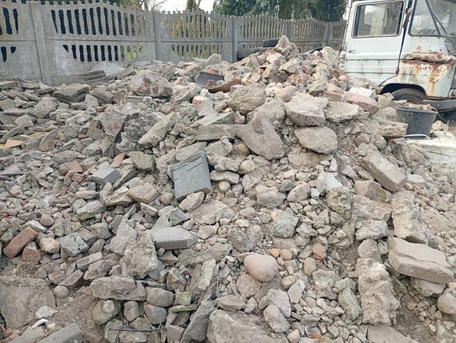 Gruz betonowy duży