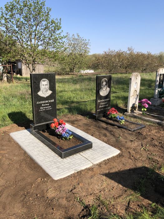 Памятники из гранита от 8000грн.