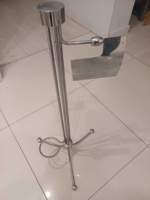 Stojak na papier toaletowy i szczotkę do WC