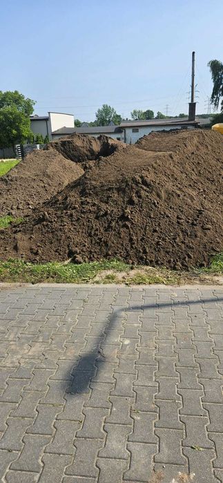 Ziemia Przesiewana Humus | Materiały budowlane z transportem