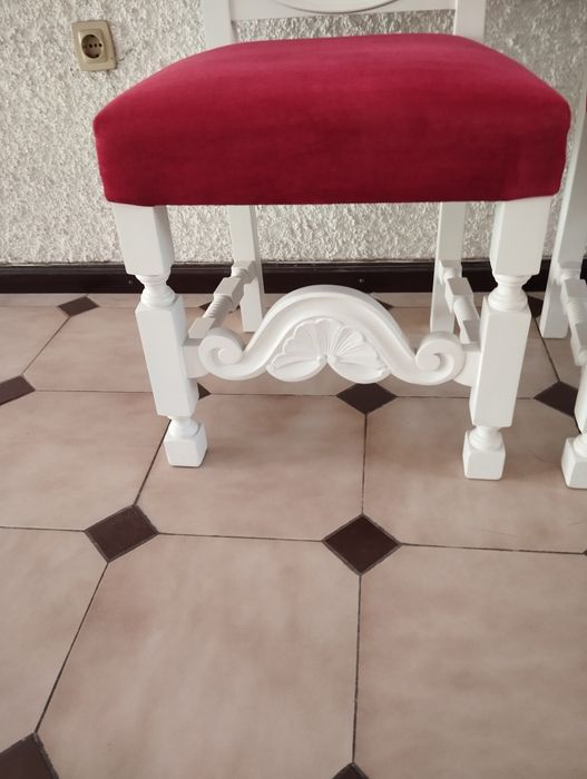 Cadeiras modelo capela