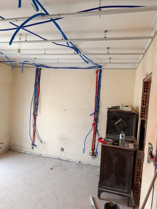 Eletricista Profissional | Reparações e Instalações no Porto