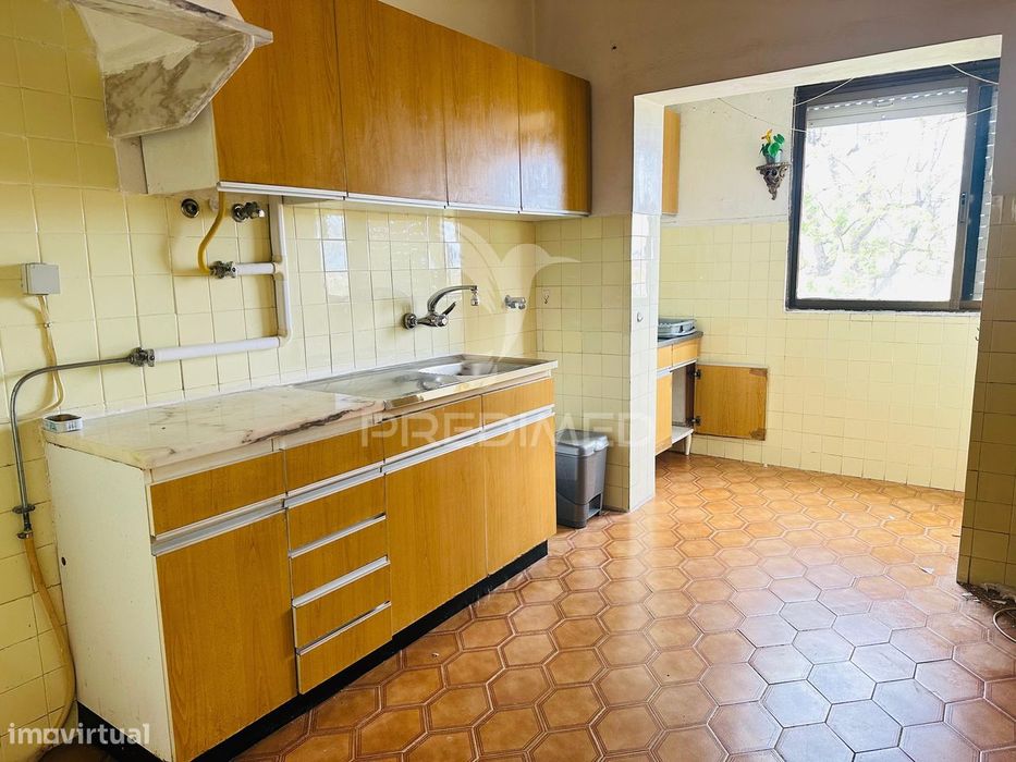 Apartamento T2, boa localização, Lavradio : Barreiro — Barreiro E Lavradio, Setúbal