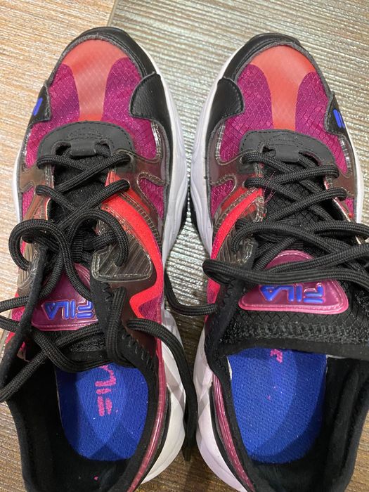 Продам Fila кросівки