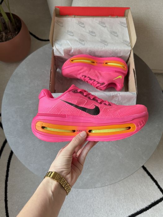 Nike Vomero Premium 'Hyper Pink'