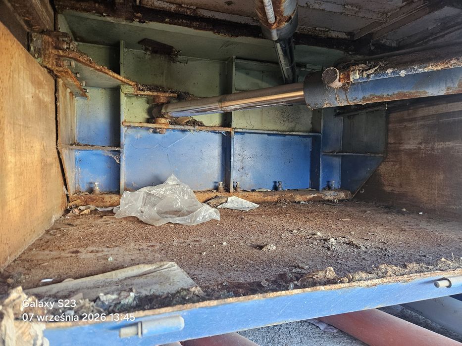 Prasa stacjonarna do makulatury i pojemnik 28m3  do  ten prasy