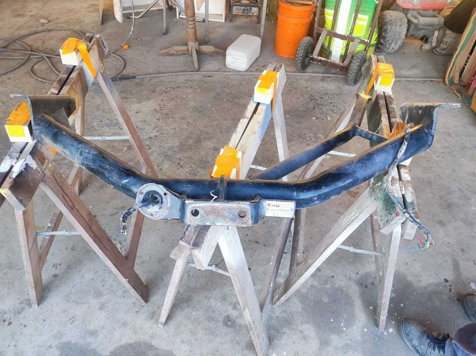 Engate / estrutura metálica para reboque