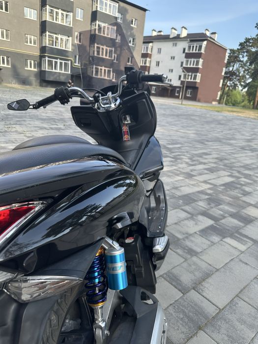 Скутер Honda pcx 125