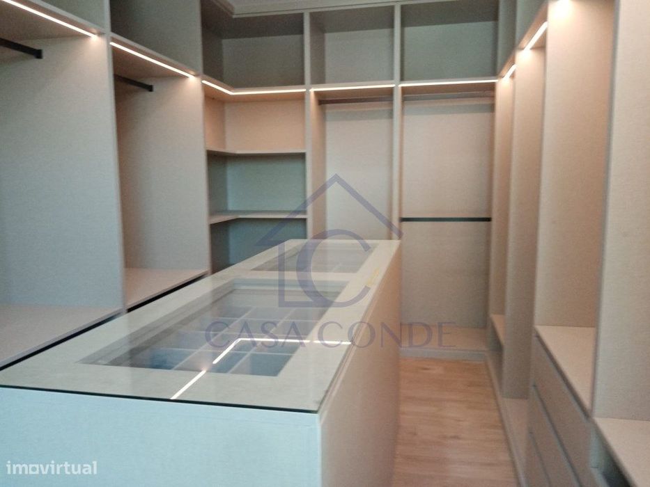 Moradia T4 Duplex com piscina, 180 m², acabamentos de luxo