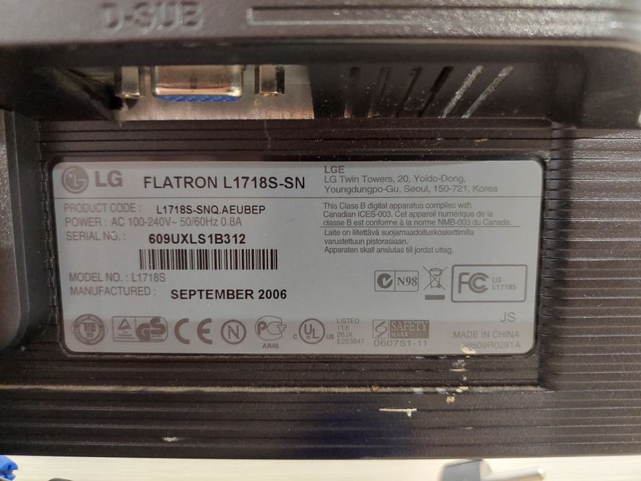 LG Flatron L1718s