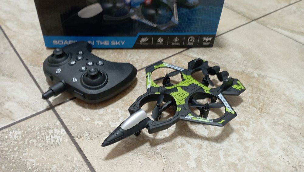 Самолёт на радиоуправлении.