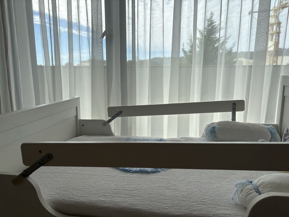 Cama extensível IKEA com barras