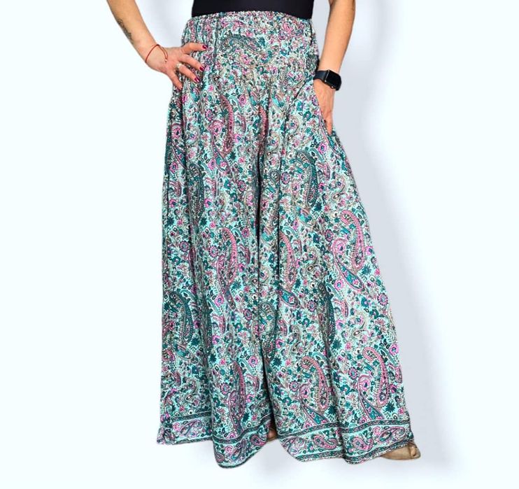 Calças pantalonas de seda indiana