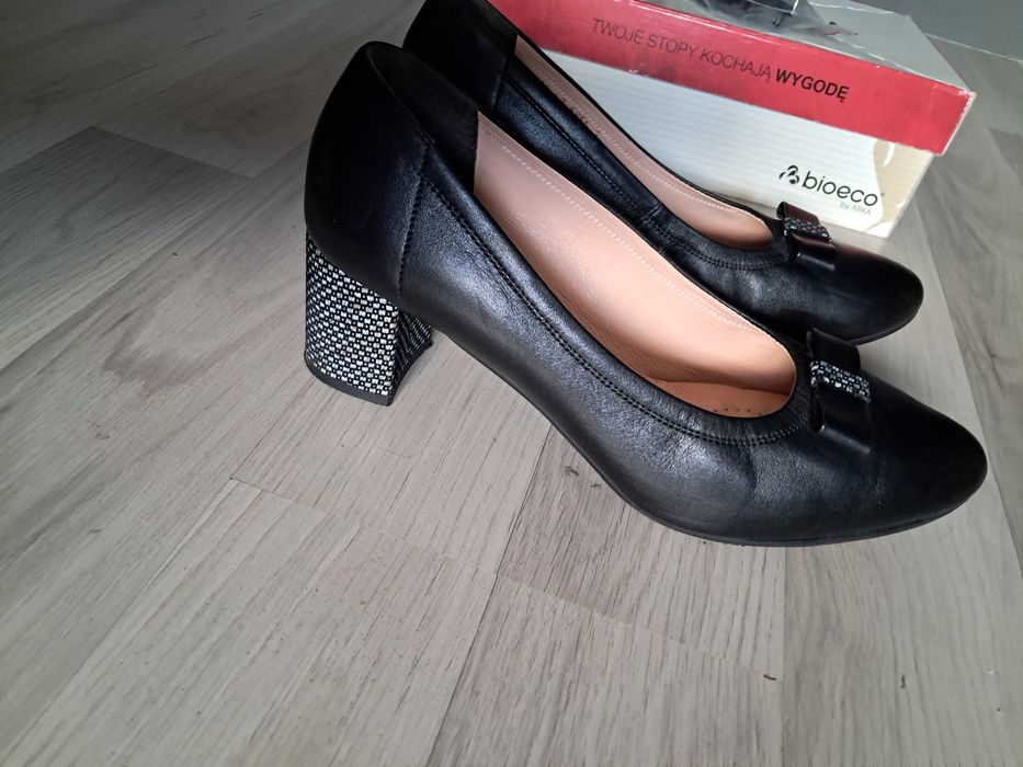 Buty czarne rozmiar 42