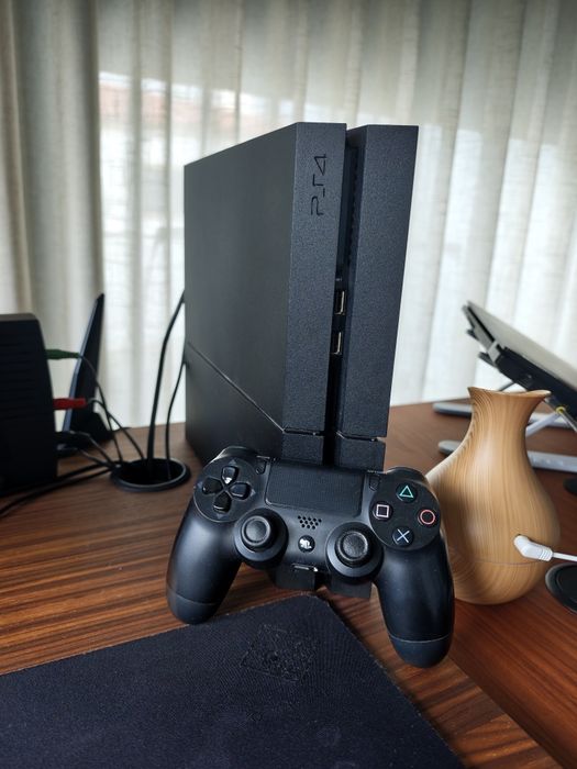 PlayStation 4 1TB + comando Original