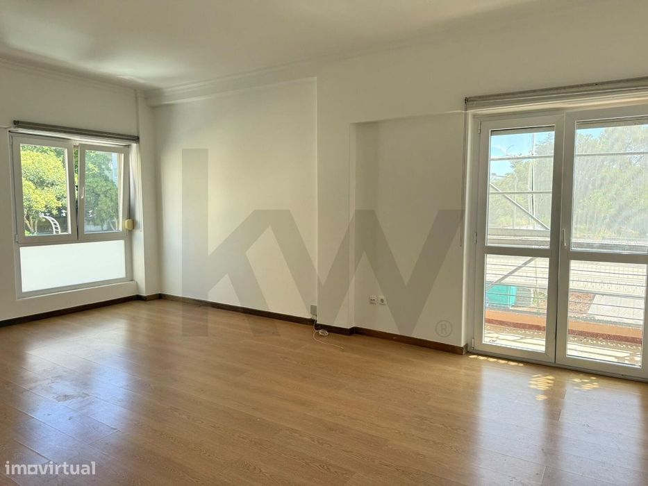 Apartamento T2 com varanda em Belém