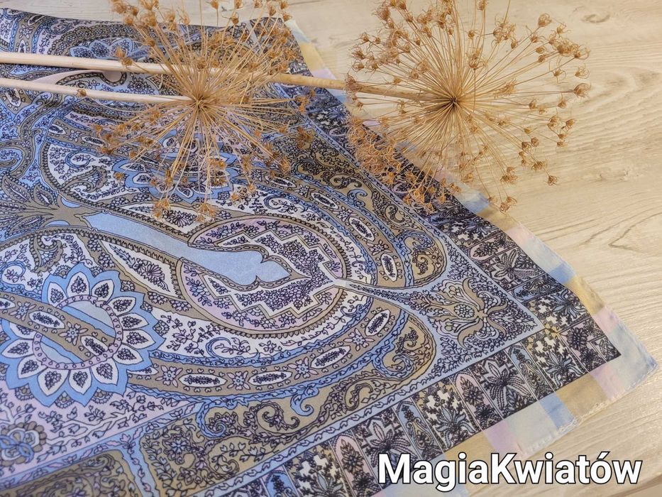 Apaszka błęki beż i róż 70x70