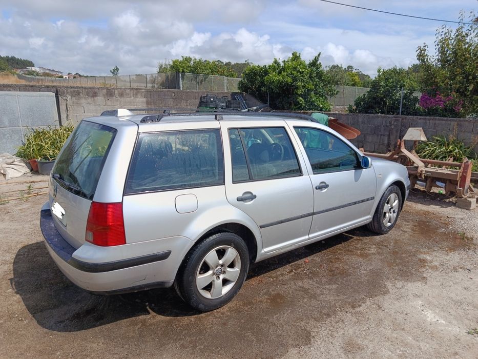 VW golf variant  avariado