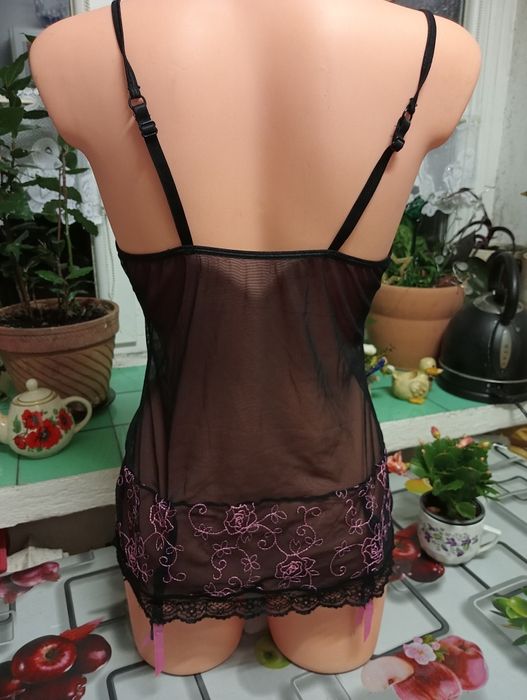 Koszulka -halka z przyczepkami na pończochy 80 B