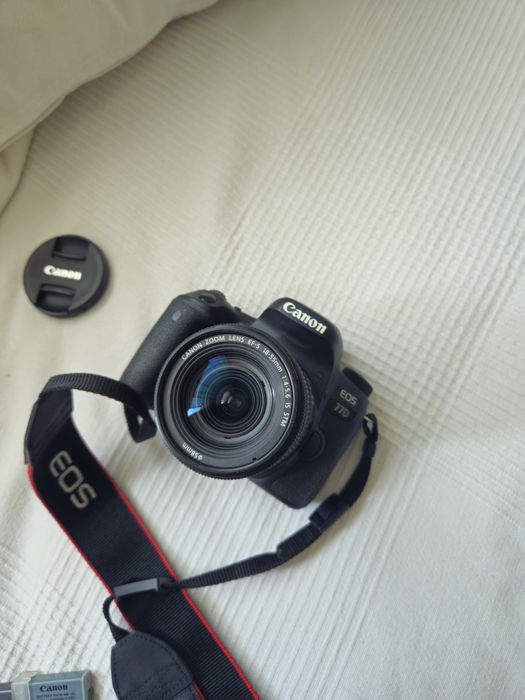 Canon 77D + lente Canon EF-S 18-55mm