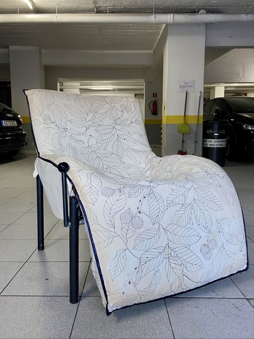 Cadeirão com apoio de pés