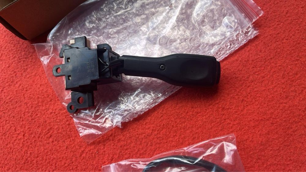 Перемикачі круїз-контролю для Toyota Corolla Yaris Camry Vios Hilux Hiace Wish Auris Prius Previa RAV4 для вантажівок