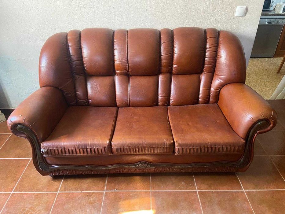 Sofá em Couro Sandim