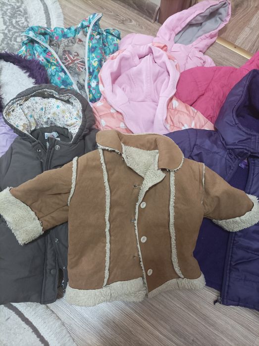 Курточки, верхній одяг на дівчинку