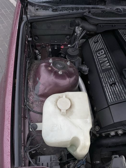 Продам е36 2.0 М52B20