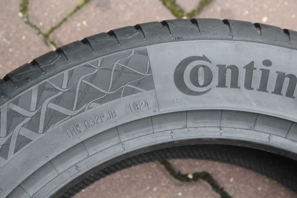 215 55 R17 Continental Premium Contact 7