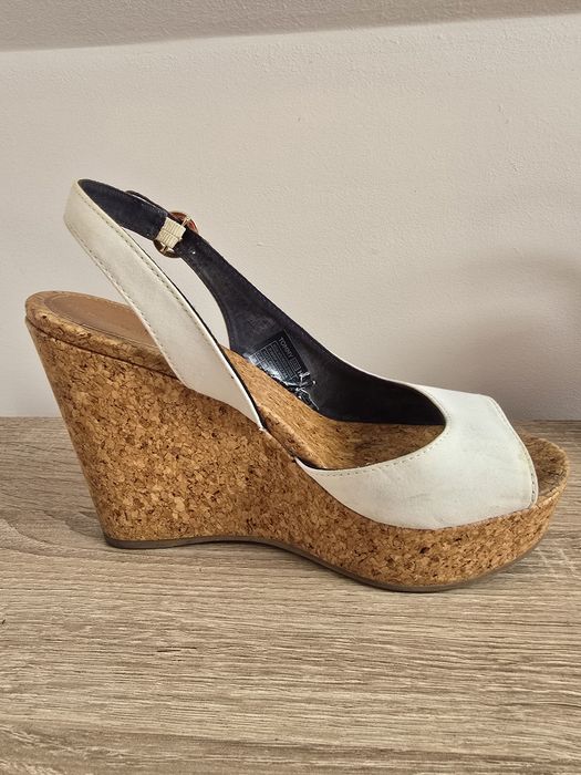 Sandały na koturnie Tommy Hilfiger 38