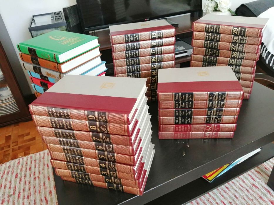 Encyclopedias (Funk & Wagnalls / Junior Classics)64297670934529121