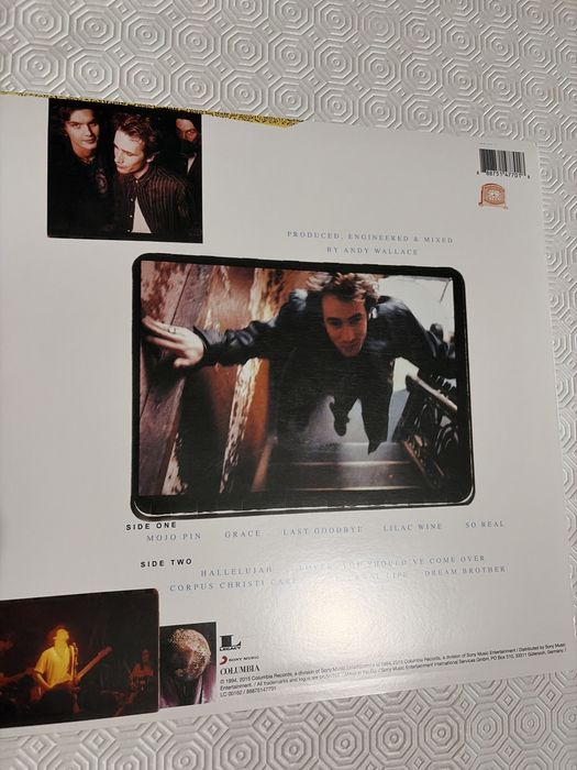 Vendo dois discos de vinyl Jeff Buckley e Valentino