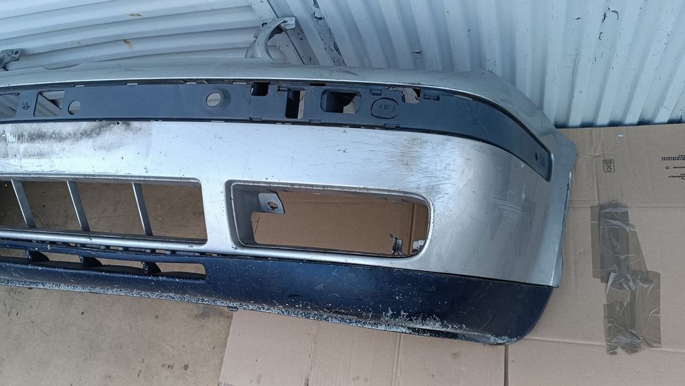 Vendo parachoque de frente VW golf 4 ano 1998/2004