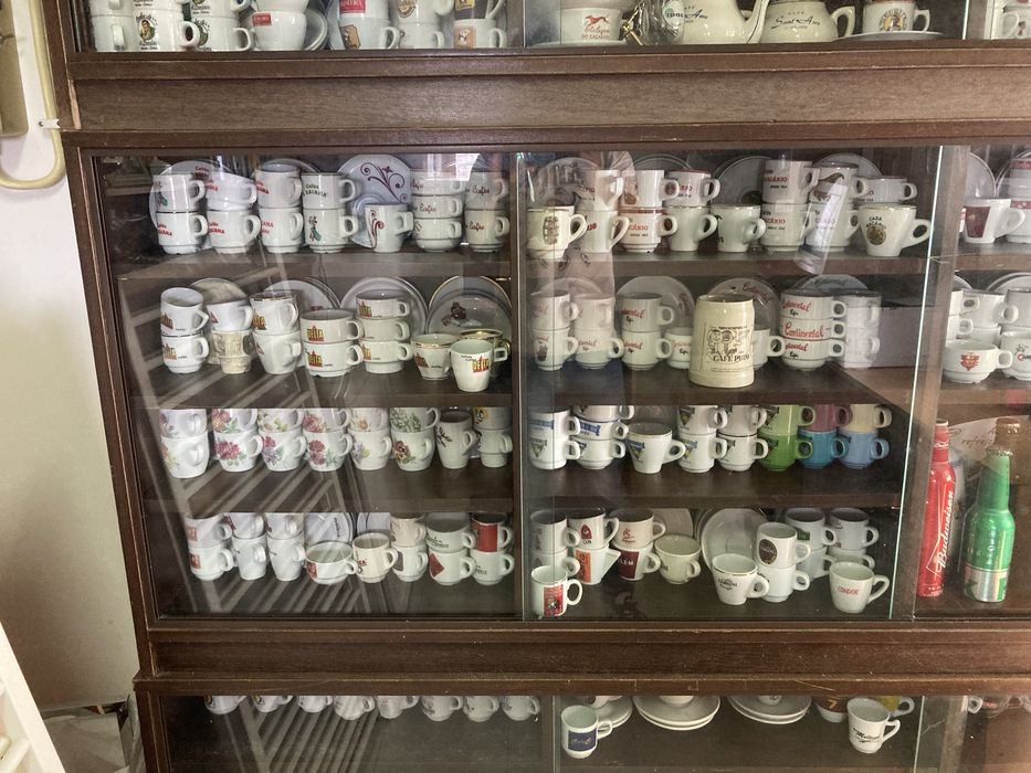 Coleccao de chavenas de cafe - 2000