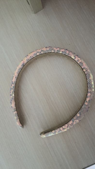 Дуже красиві обручі Ціна за 3 шт різні обручі 1 з блискітками 2 з котя