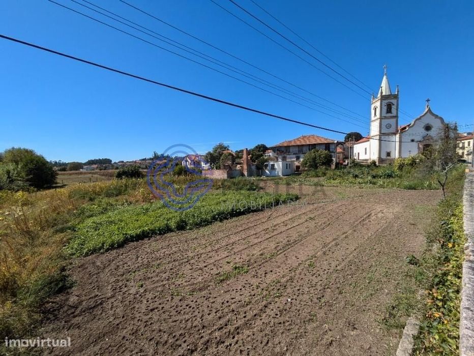 Terreno Rústico com viabilidade de construção