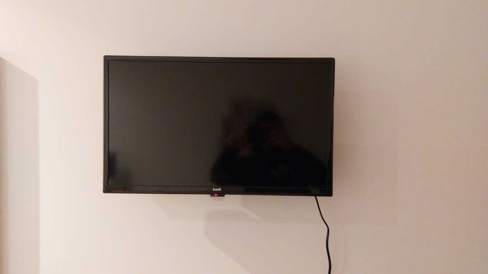 smart tv 24'' Kunft Nova dentro da garantia