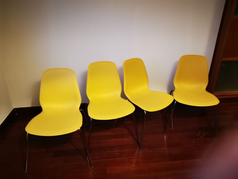 mesa de refeição 4 cadeiras 1 criança