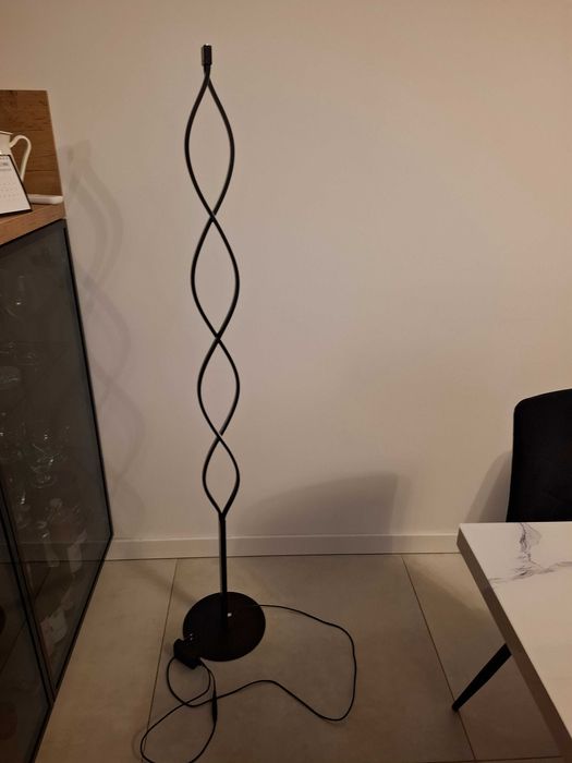 Lampa stojąca czarna led nowoczesna