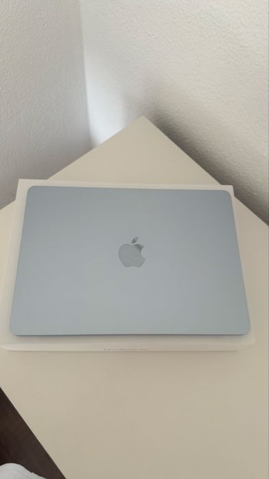 Macbook air 2025