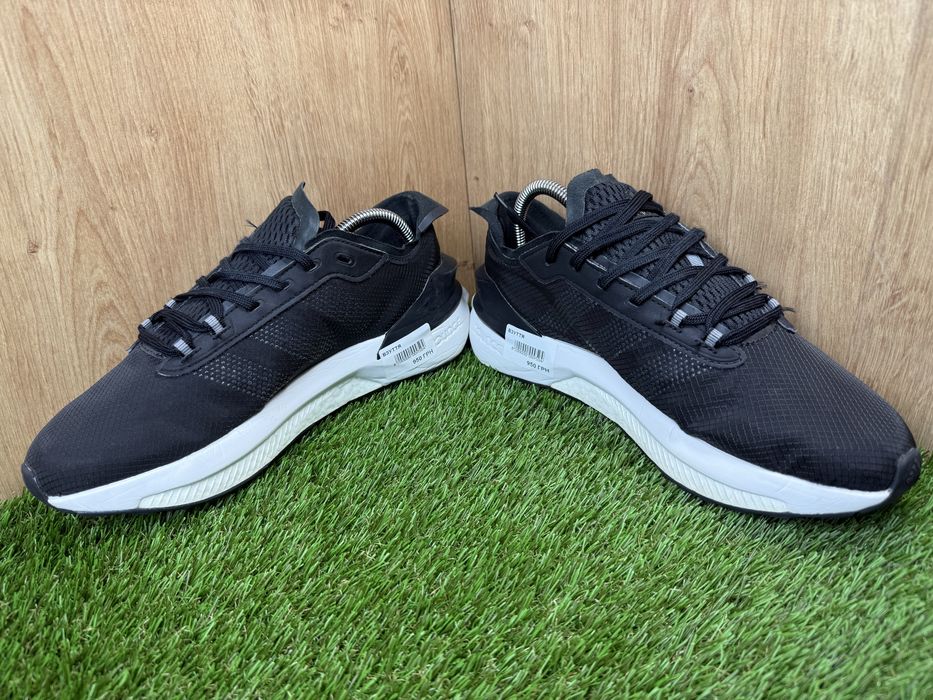 Adidas Avryn розмір 41 1/3